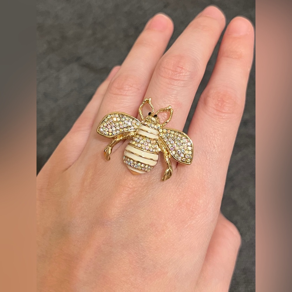 Gold bee stretch ring with crystals